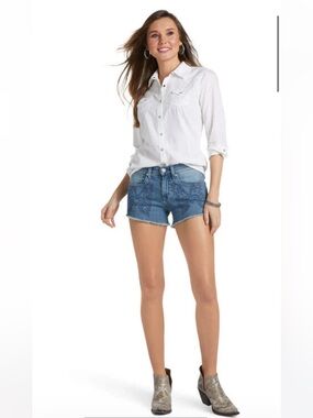 Ariat Woman Serenity 3” Bombshell Shorts Size 30R